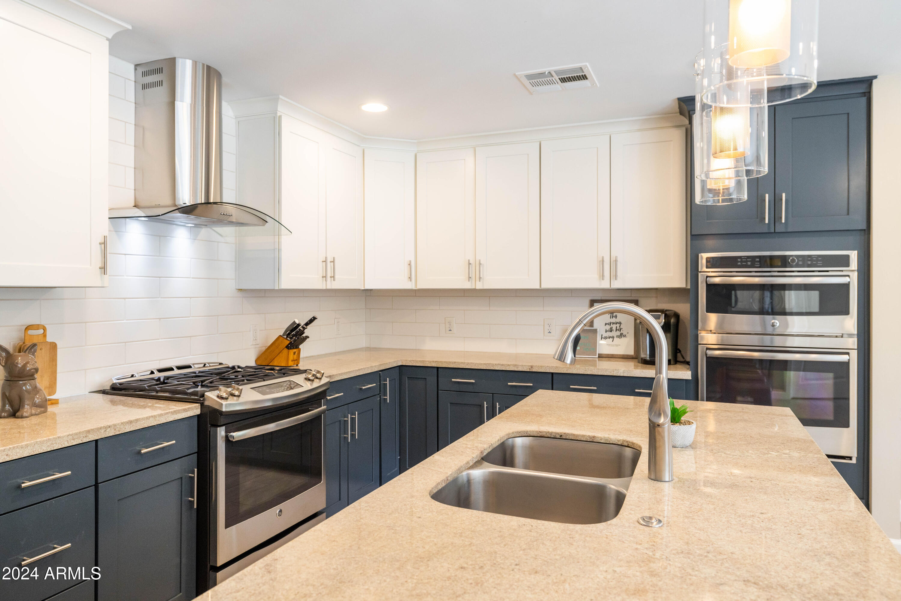 1801 East Hatcher Road Phoenix, AZ 85020 - Photo 12 of 77 Kitchen Island