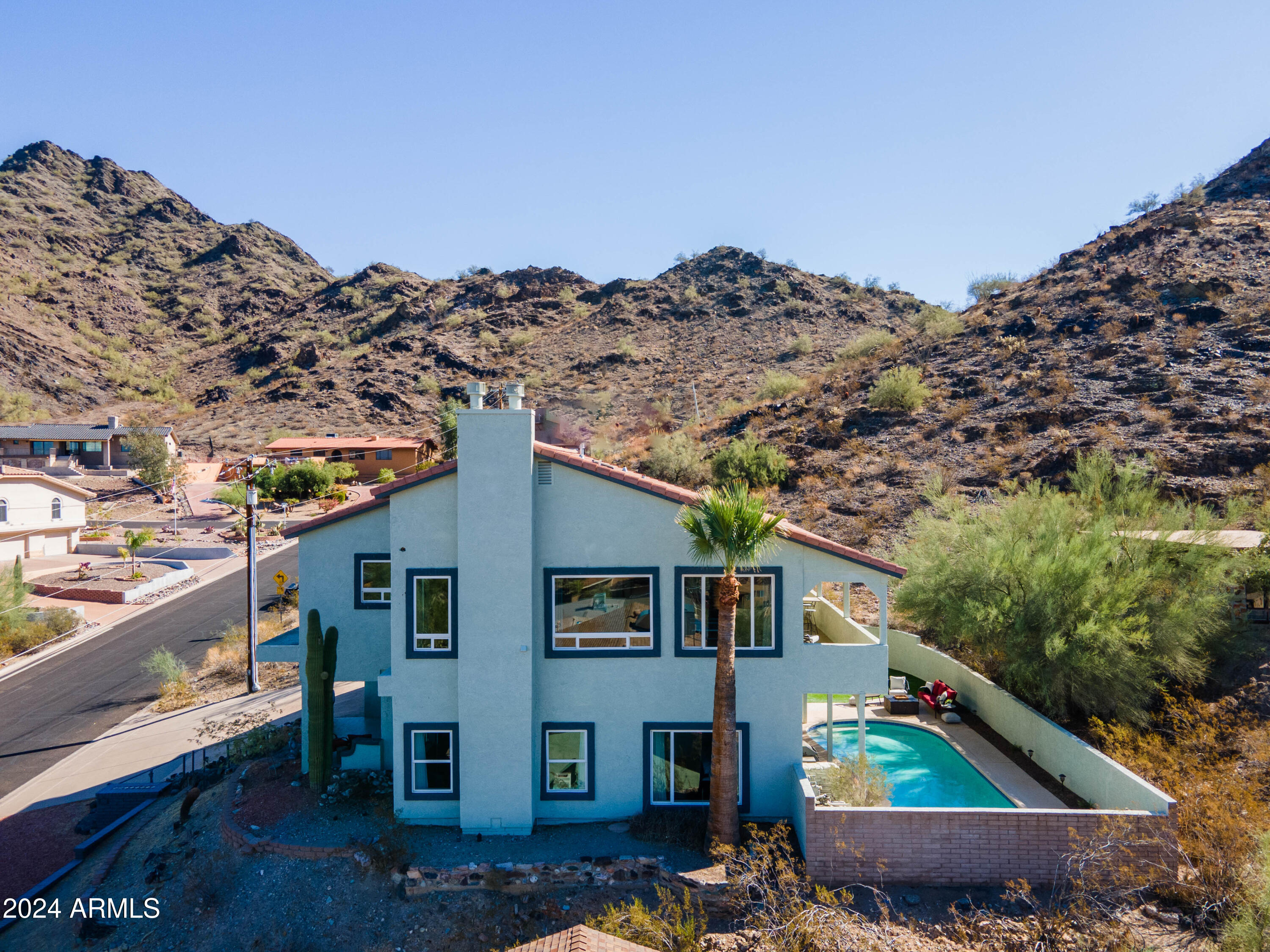 1801 East Hatcher Road Phoenix, AZ 85020 - Photo 2 of 77 Mountainside Retreat