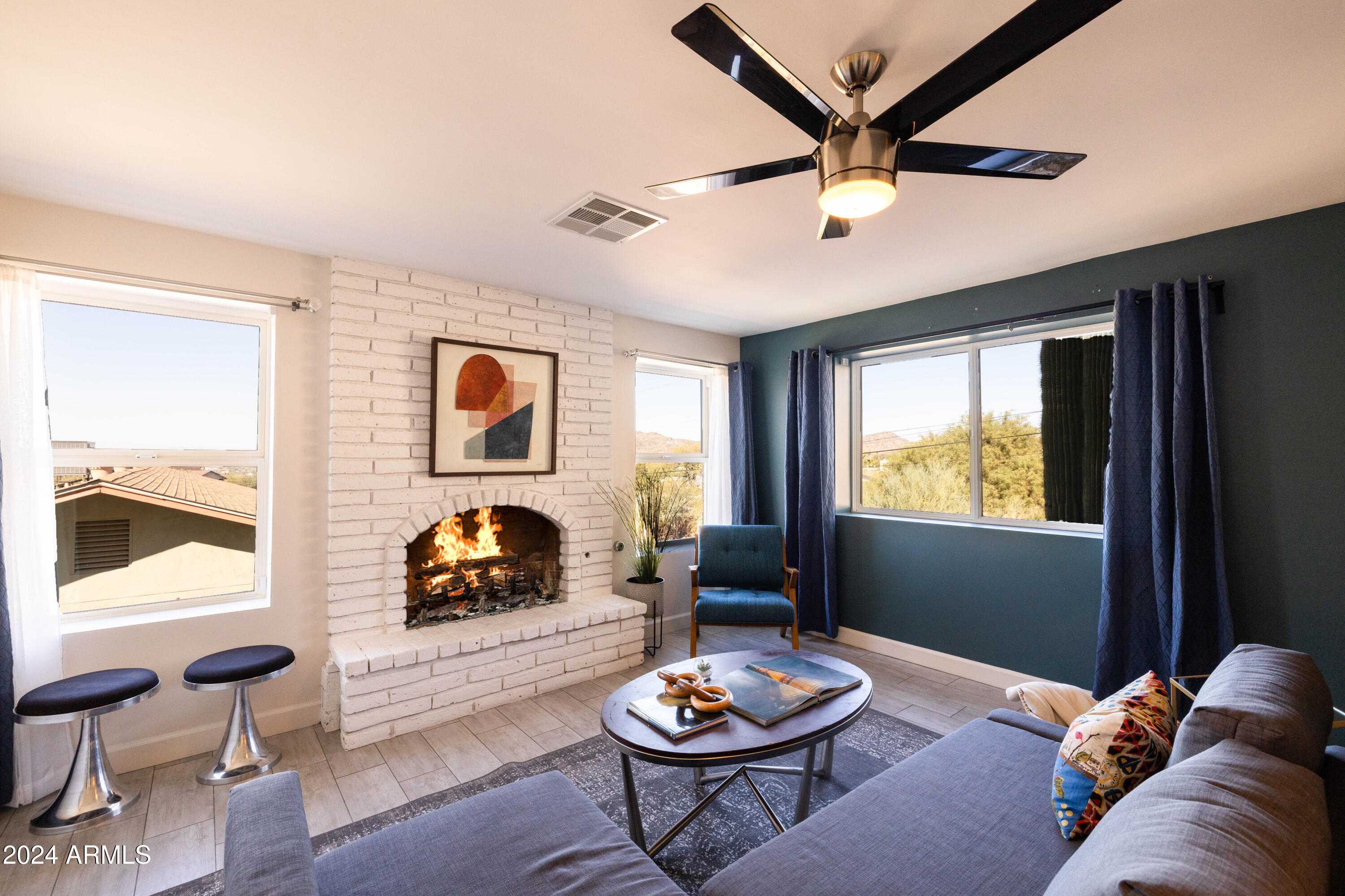 1801 East Hatcher Road Phoenix, AZ 85020 - Photo 24 of 77 Gas Fireplace