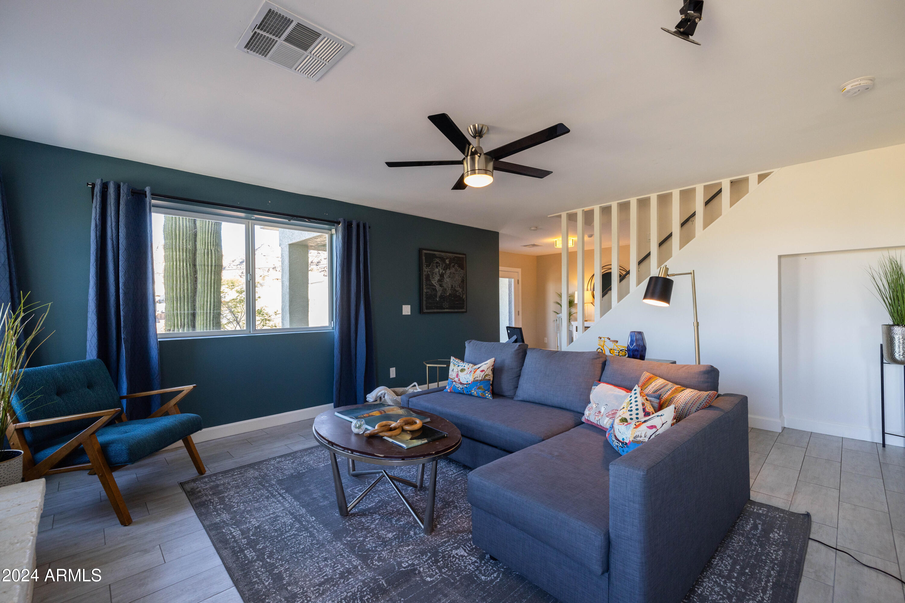 1801 East Hatcher Road Phoenix, AZ 85020 - Photo 26 of 77 Living Room