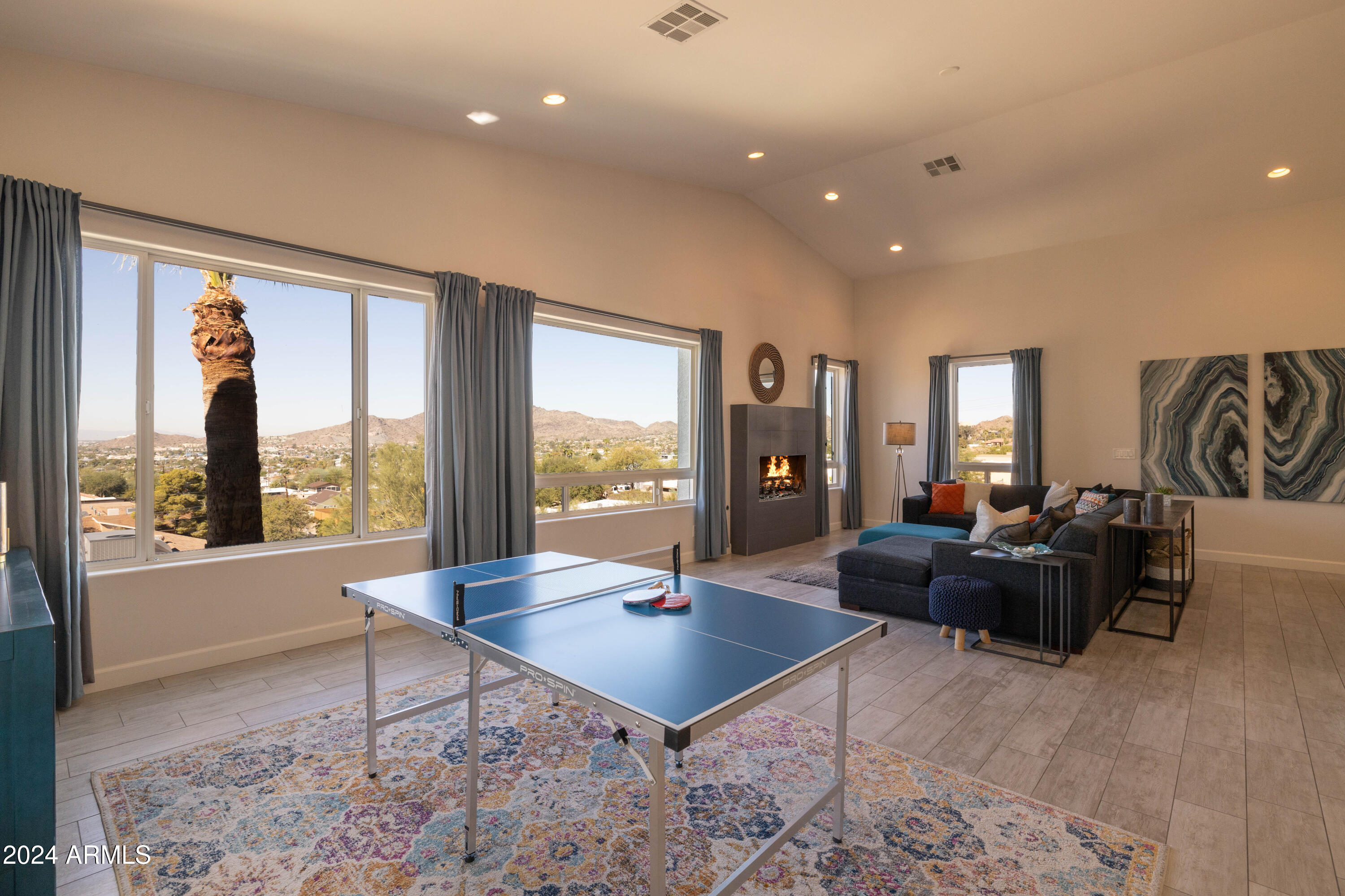 1801 East Hatcher Road Phoenix, AZ 85020 - Photo 35 of 77 Huge Family Room