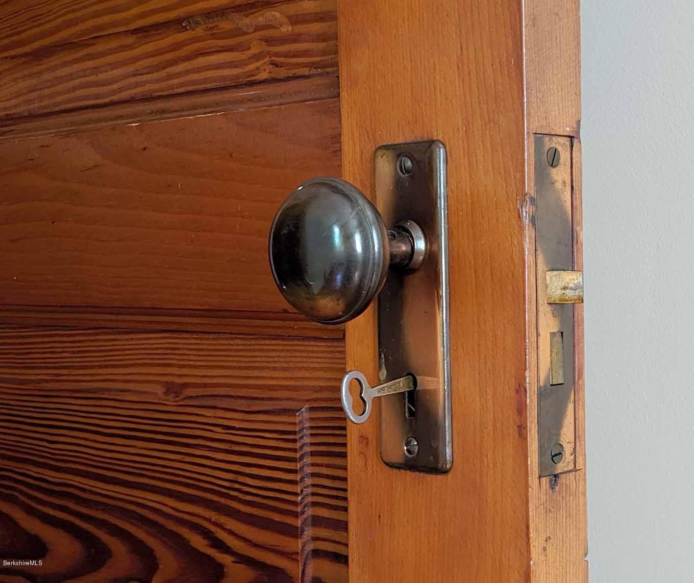 22 Northumberland Road Pittsfield, MA 01201 - Photo 12 of 18 12 door handle