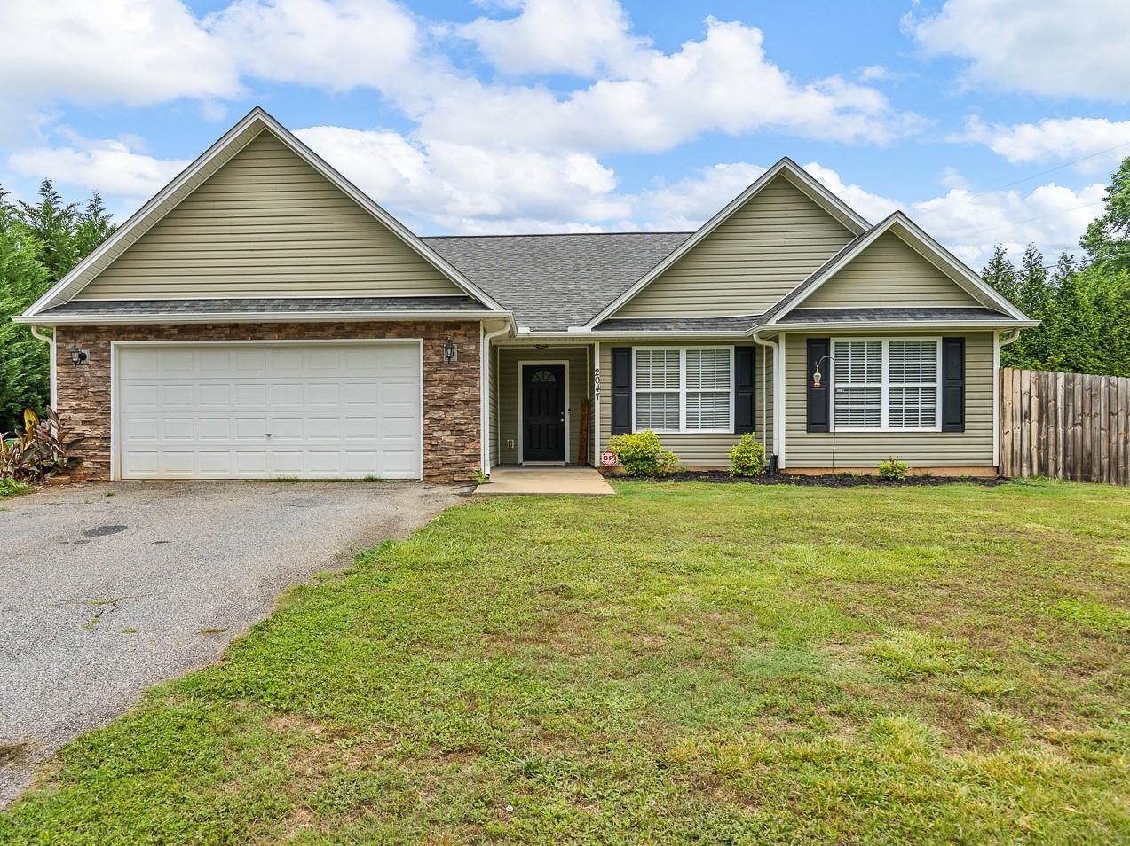 2047 Ballenger Road Wellford, SC 29385 - Photo 1 of 27