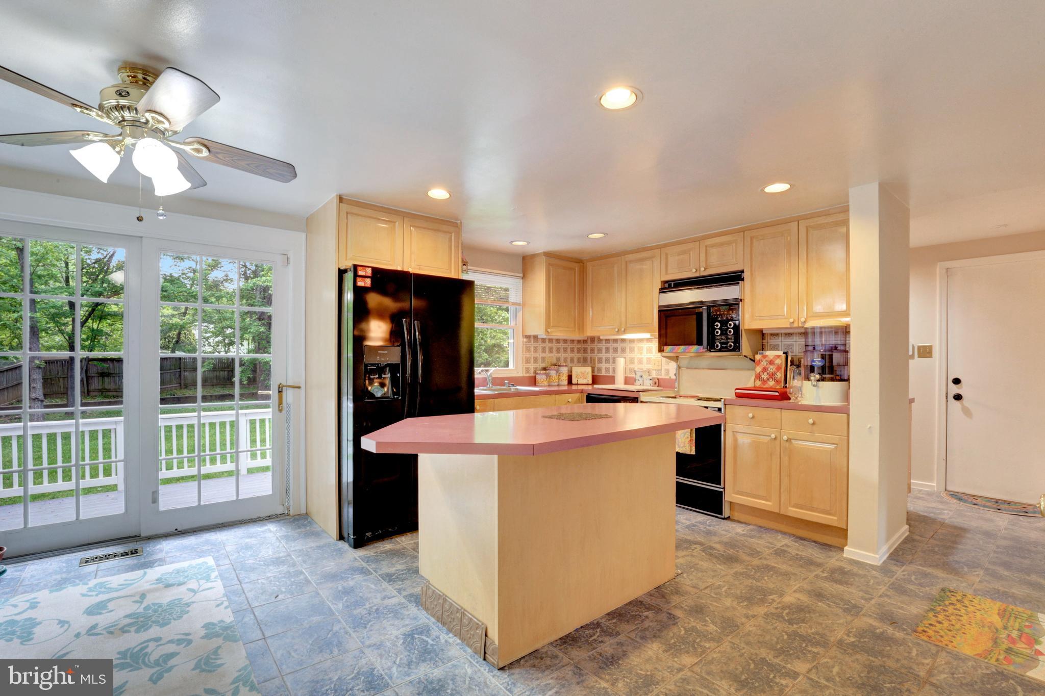 12268 Angel Wing Court Reston, VA 20191 - Photo 15 of 38 Gallery Image 15