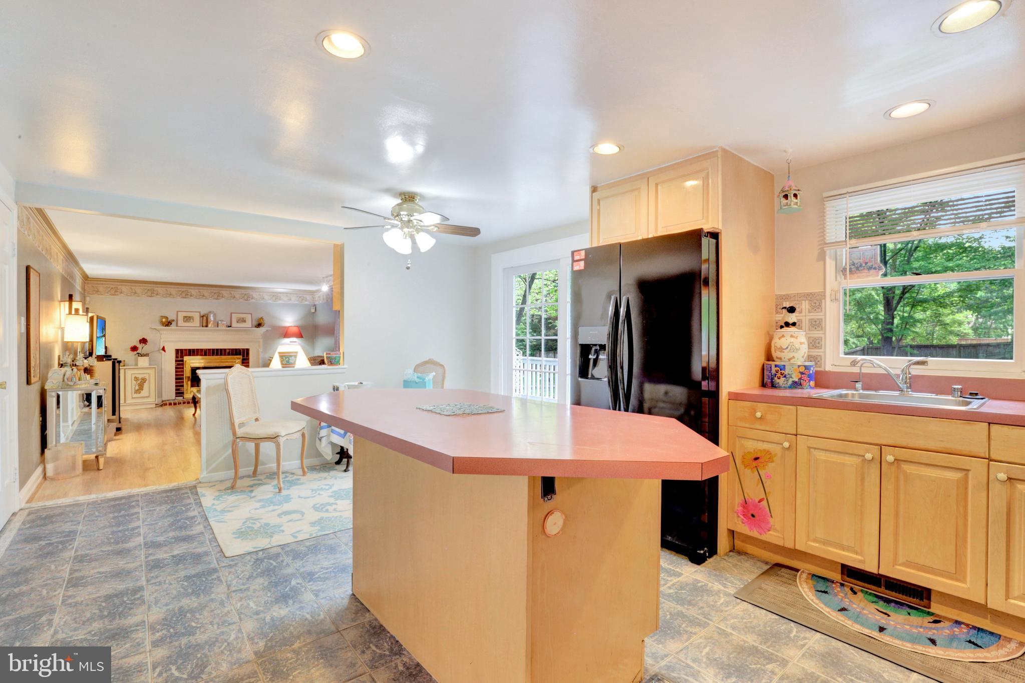 12268 Angel Wing Court Reston, VA 20191 - Photo 18 of 38 Gallery Image 18