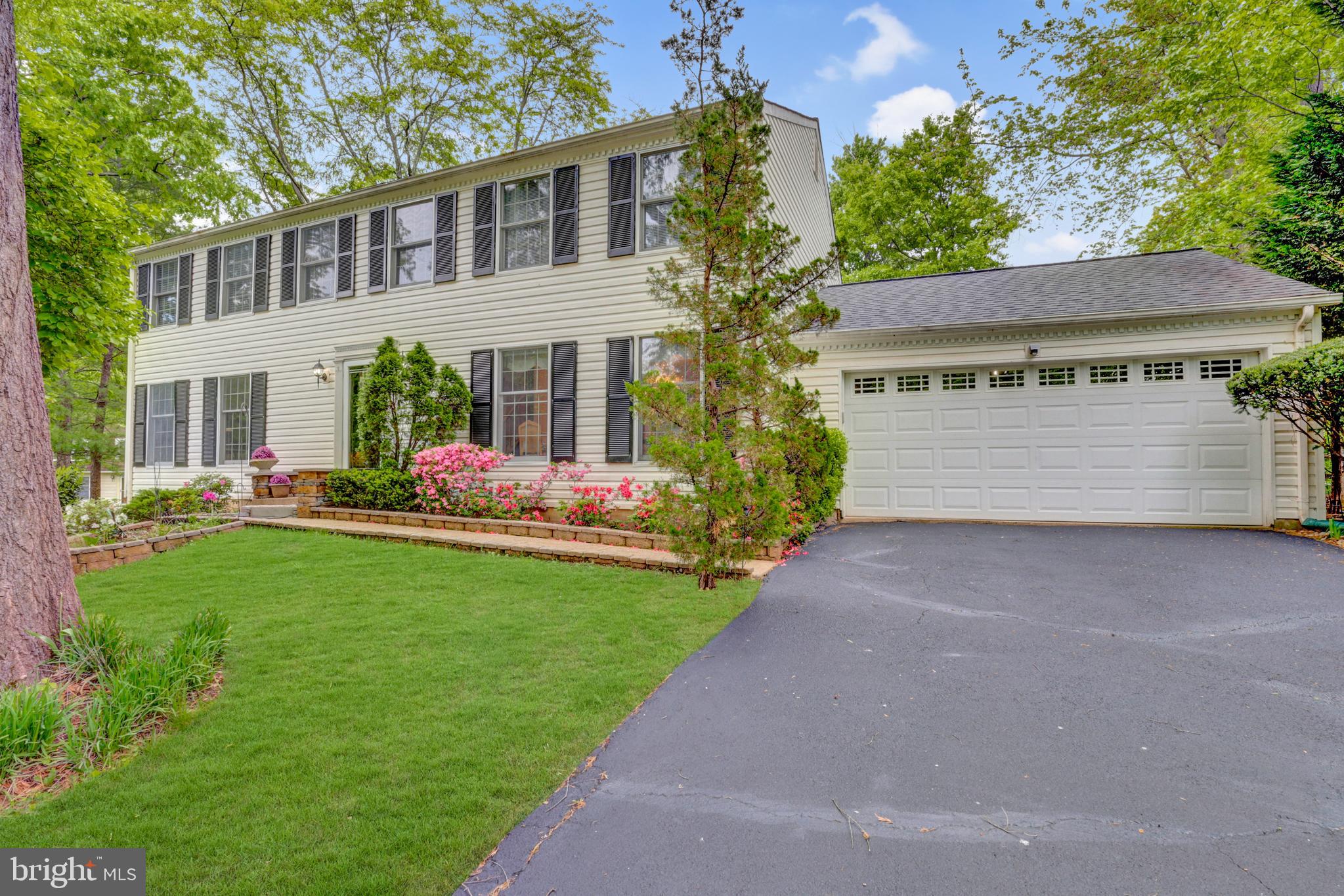 12268 Angel Wing Court Reston, VA 20191 - Photo 4 of 38 Gallery Image 4