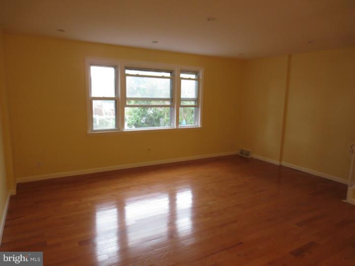 3340 Morning Glory Road Philadelphia, PA 19154 - Photo 2 of 21