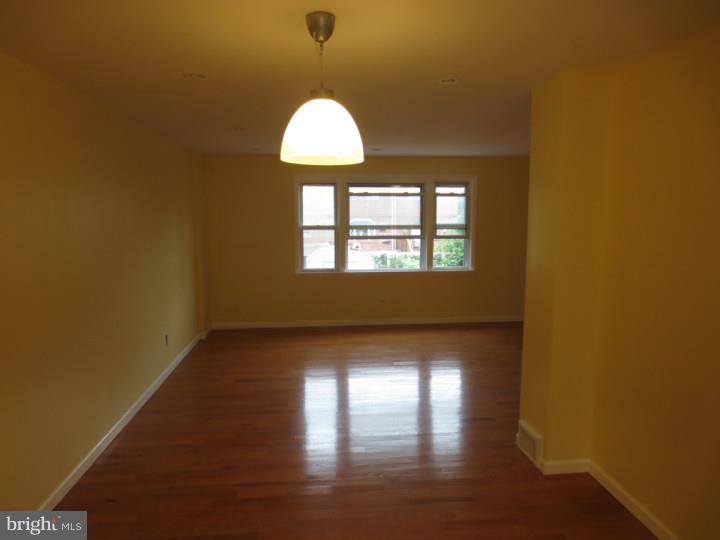 3340 Morning Glory Road Philadelphia, PA 19154 - Photo 3 of 21