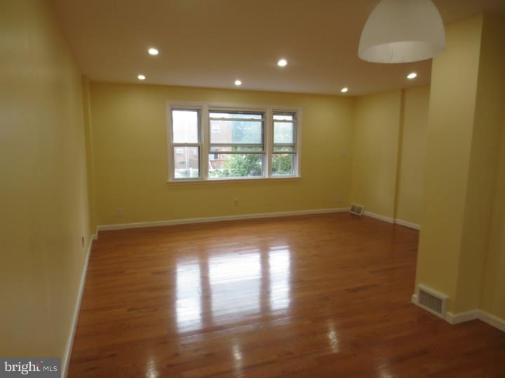 3340 Morning Glory Road Philadelphia, PA 19154 - Photo 4 of 21