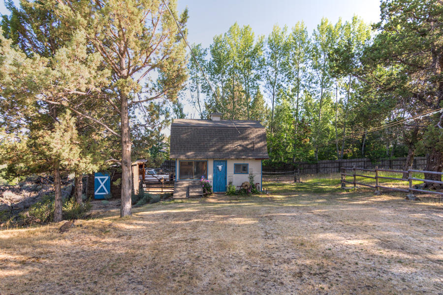 61175 Larsen Road Bend, OR 97702 - Photo 46 of 58 Larsen Rd 61175 (4 of 44)
