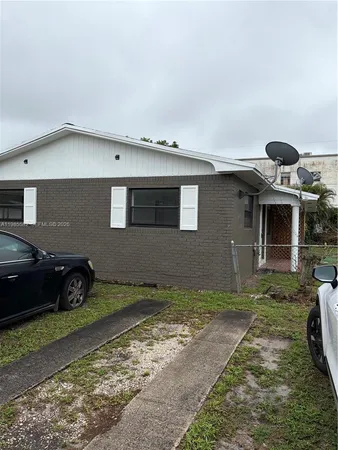 $2,100 | 6172 Southwest 44th Street, Unit 1, Davie, FL 33314