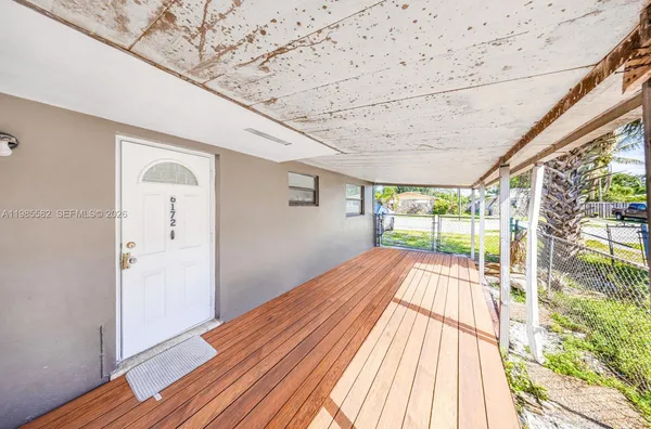 $2,100 | 6172 Southwest 44th Street, Unit 1, Davie, FL 33314