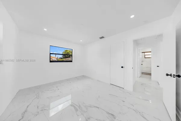 $2,100 | 6172 Southwest 44th Street, Unit 1, Davie, FL 33314