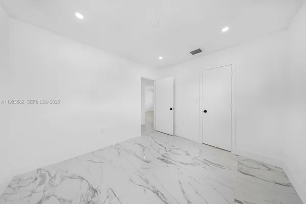 $2,100 | 6172 Southwest 44th Street, Unit 1, Davie, FL 33314