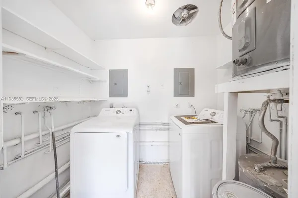 $2,100 | 6172 Southwest 44th Street, Unit 1, Davie, FL 33314