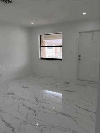 $2,100 | 6172 Southwest 44th Street, Unit 1, Davie, FL 33314