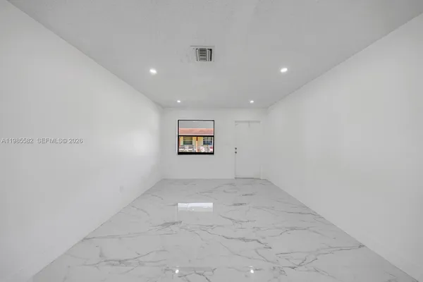 $2,100 | 6172 Southwest 44th Street, Unit 1, Davie, FL 33314