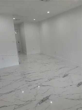 $2,250 | 6172 Southwest 44th Street, Unit 1, Davie, FL 33314