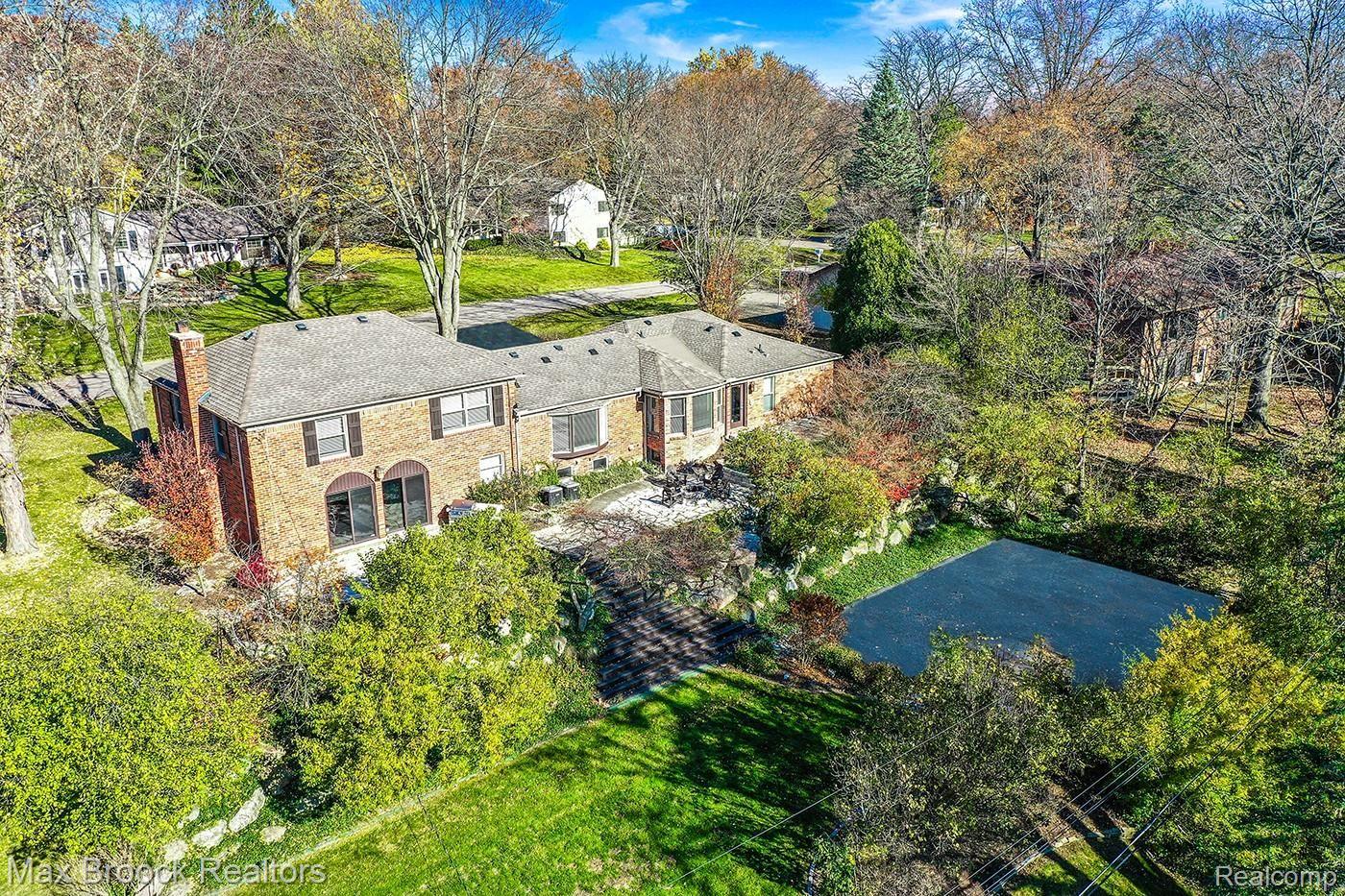 910 Rock Spring Road Bloomfield Hills, MI 48304 - Photo 39 of 43 DJI_0820.jpg