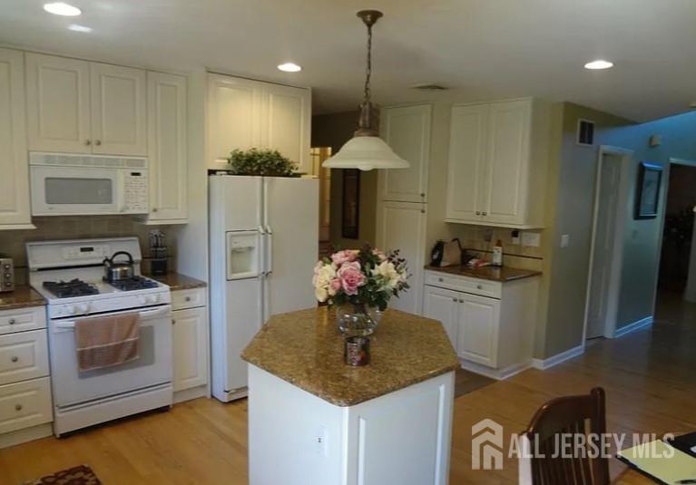 246 Fresh Ponds Road Monroe Township, NJ 08831 - Photo 17 of 37
