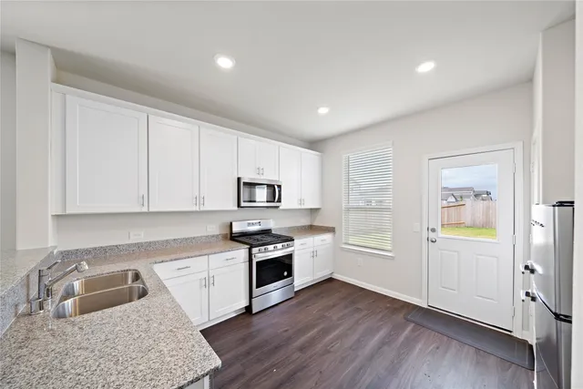 $2,300 | 6315 Lakeview Haven Drive, Houston, TX 77084