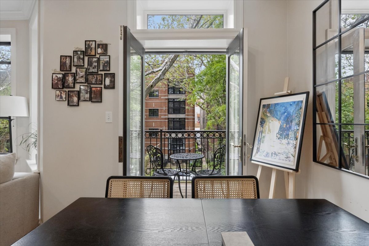 832 West Roscoe Street, Unit 2 Chicago, IL 60657 - Photo 10 of 21