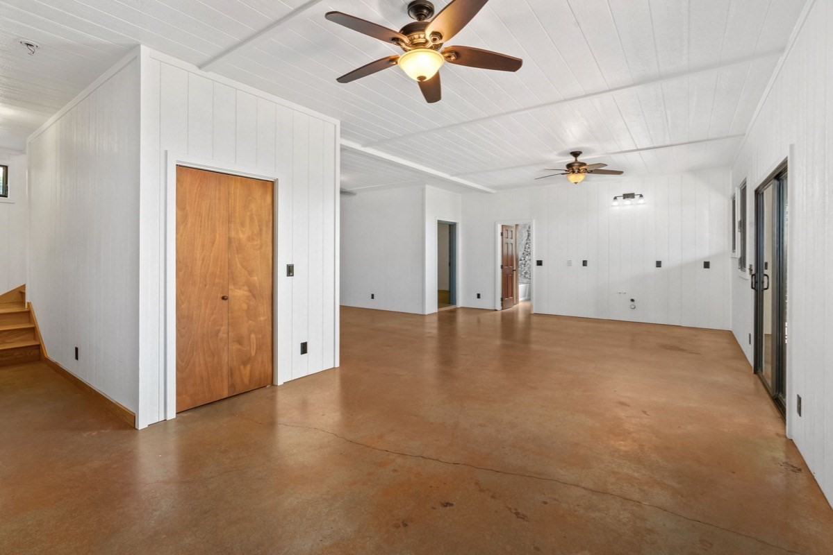 1613 Puu Road, Unit B Kalaheo, HI 96741 - Photo 20 of 27 a view of an empty room
