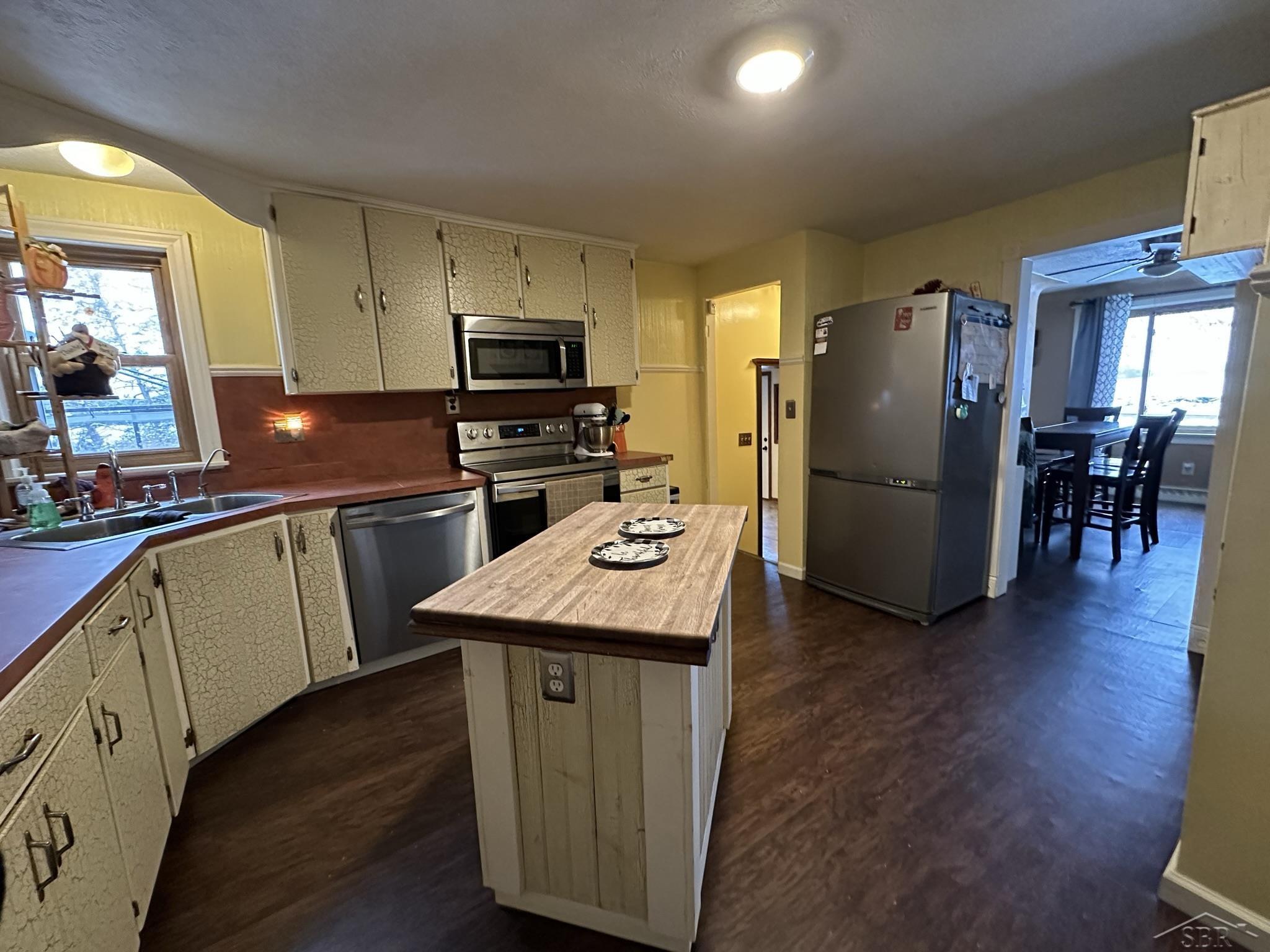 8145 Van Cleve Road Vassar, MI 48768 - Photo 17 of 43 50094763-16.JPG