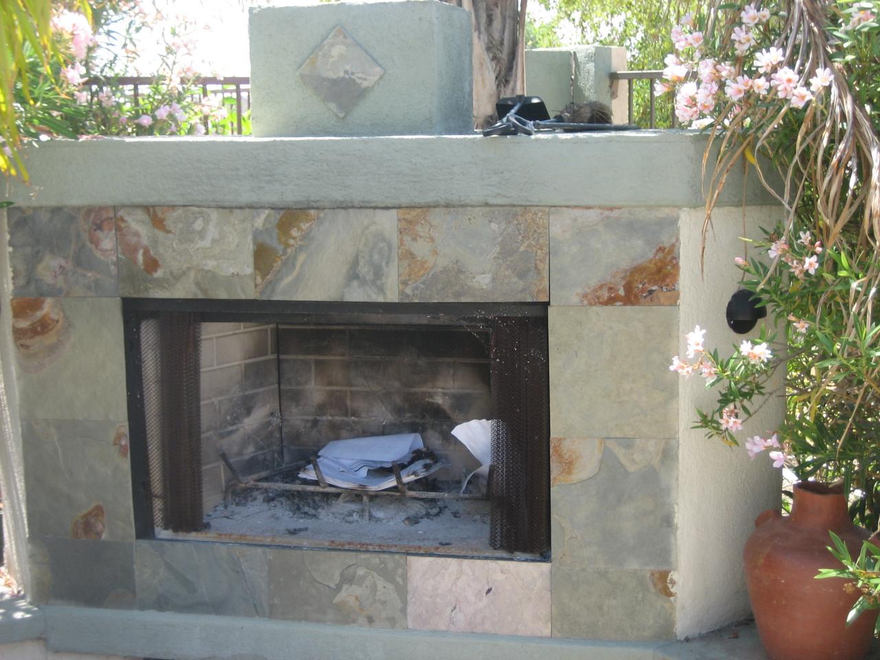 2728 East Carson Road Phoenix, AZ 85042 - Photo 3 of 4 Fireplace