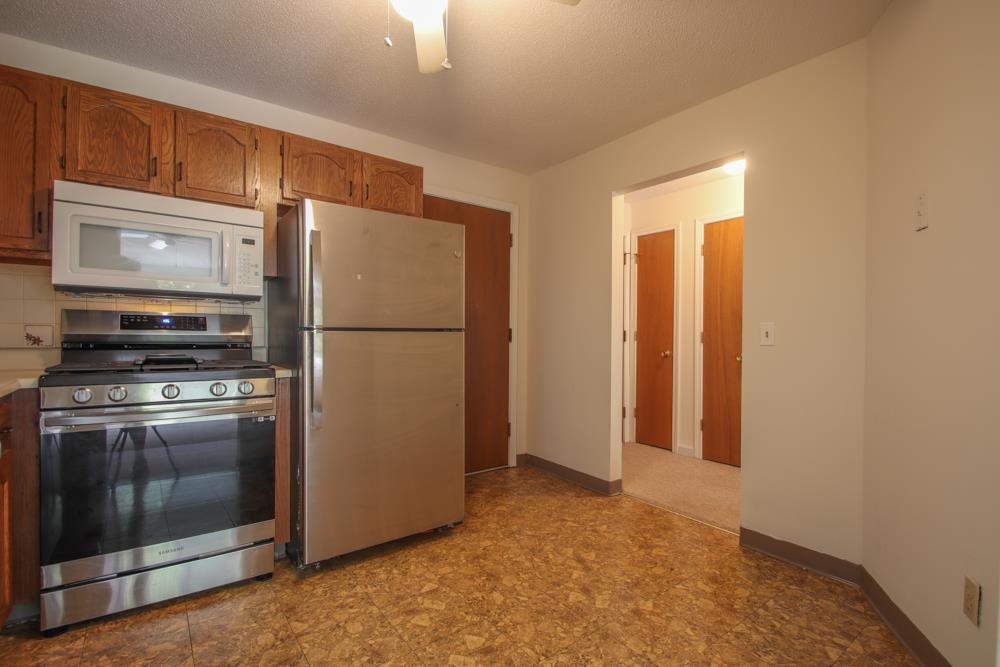 379 Huse Road, Unit 31 Manchester, NH 03103 - Photo 3 of 19