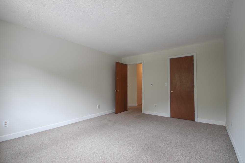 379 Huse Road, Unit 31 Manchester, NH 03103 - Photo 9 of 19