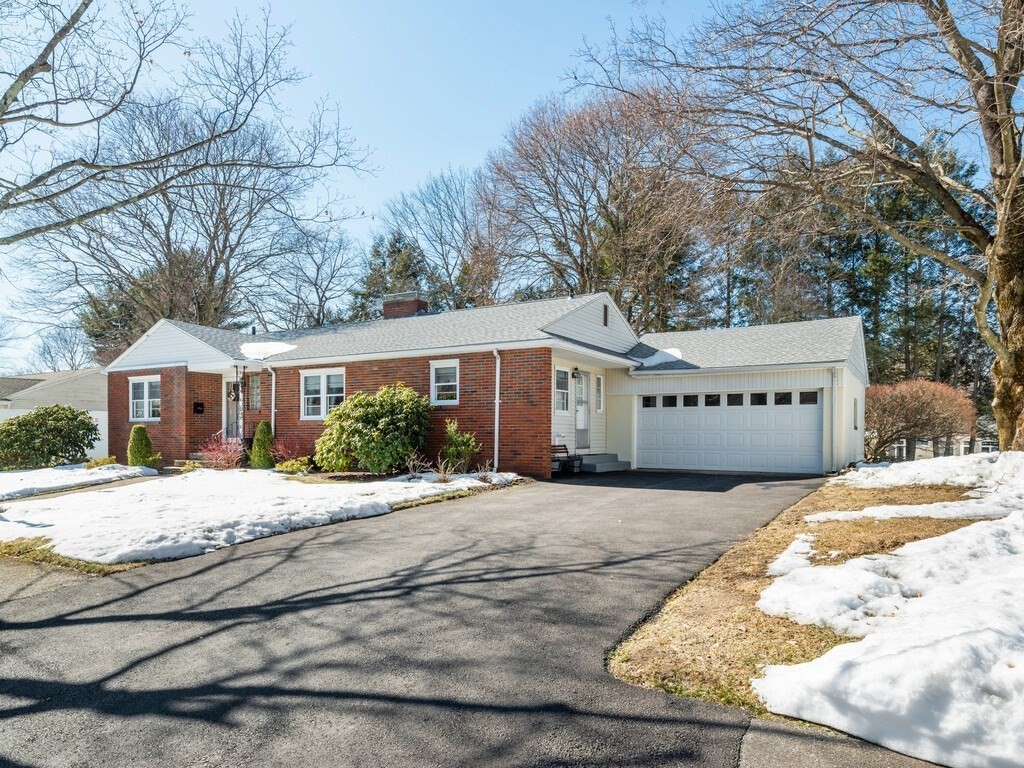9 Southwood Road Worcester, MA 01609 - Photo 2 of 38 Gallery Image 2