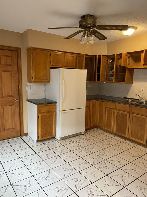 866 Locust Street Fall River, MA 02720 - Photo 19 of 22 Gallery Image 19