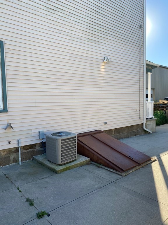 866 Locust Street Fall River, MA 02720 - Photo 4 of 22 Gallery Image 4