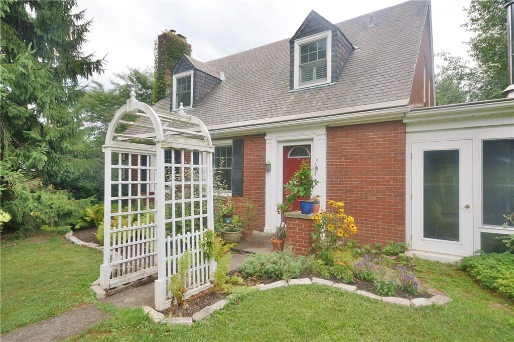 1502 Ingomar Heights Road Pittsburgh, PA 15237 - Photo 2 of 25 Gallery Image 2