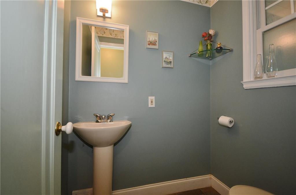 1502 Ingomar Heights Road Pittsburgh, PA 15237 - Photo 14 of 25 Gallery Image 14