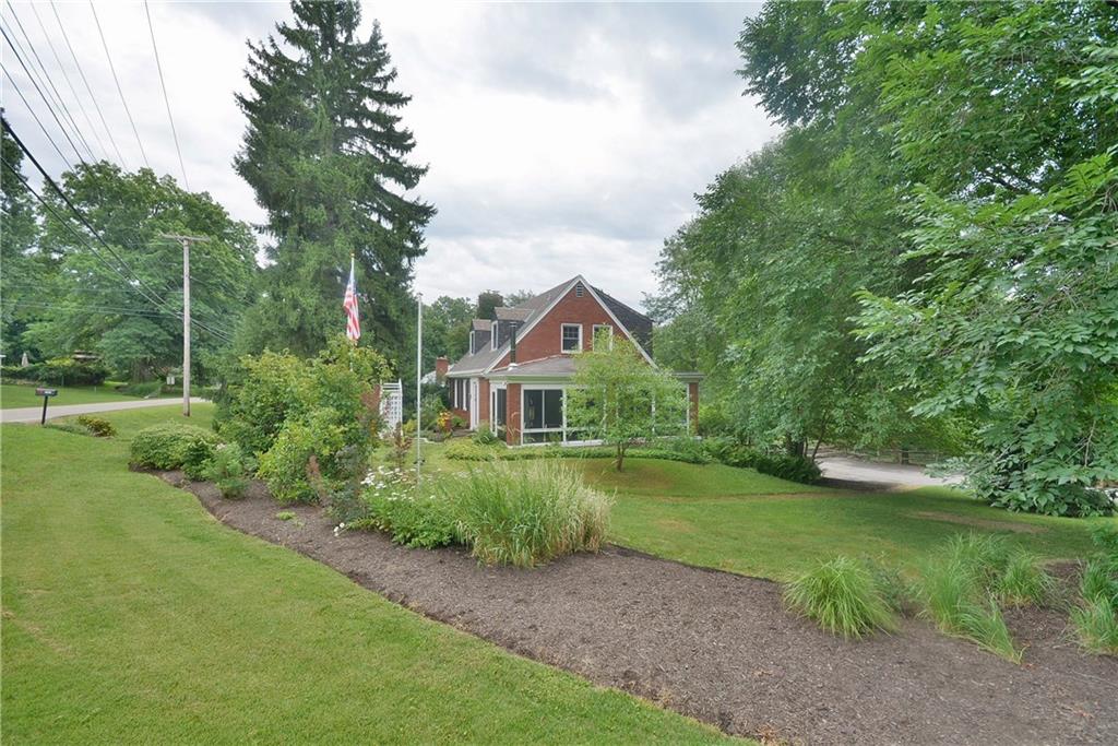 1502 Ingomar Heights Road Pittsburgh, PA 15237 - Photo 3 of 25 Gallery Image 3