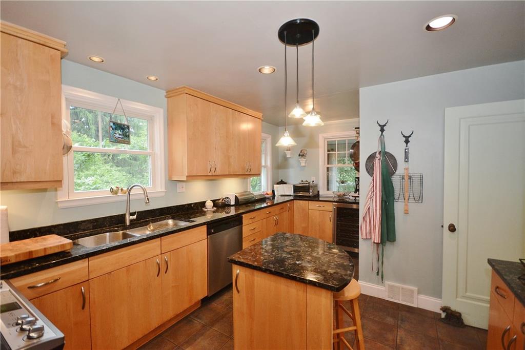 1502 Ingomar Heights Road Pittsburgh, PA 15237 - Photo 10 of 25 Gallery Image 10