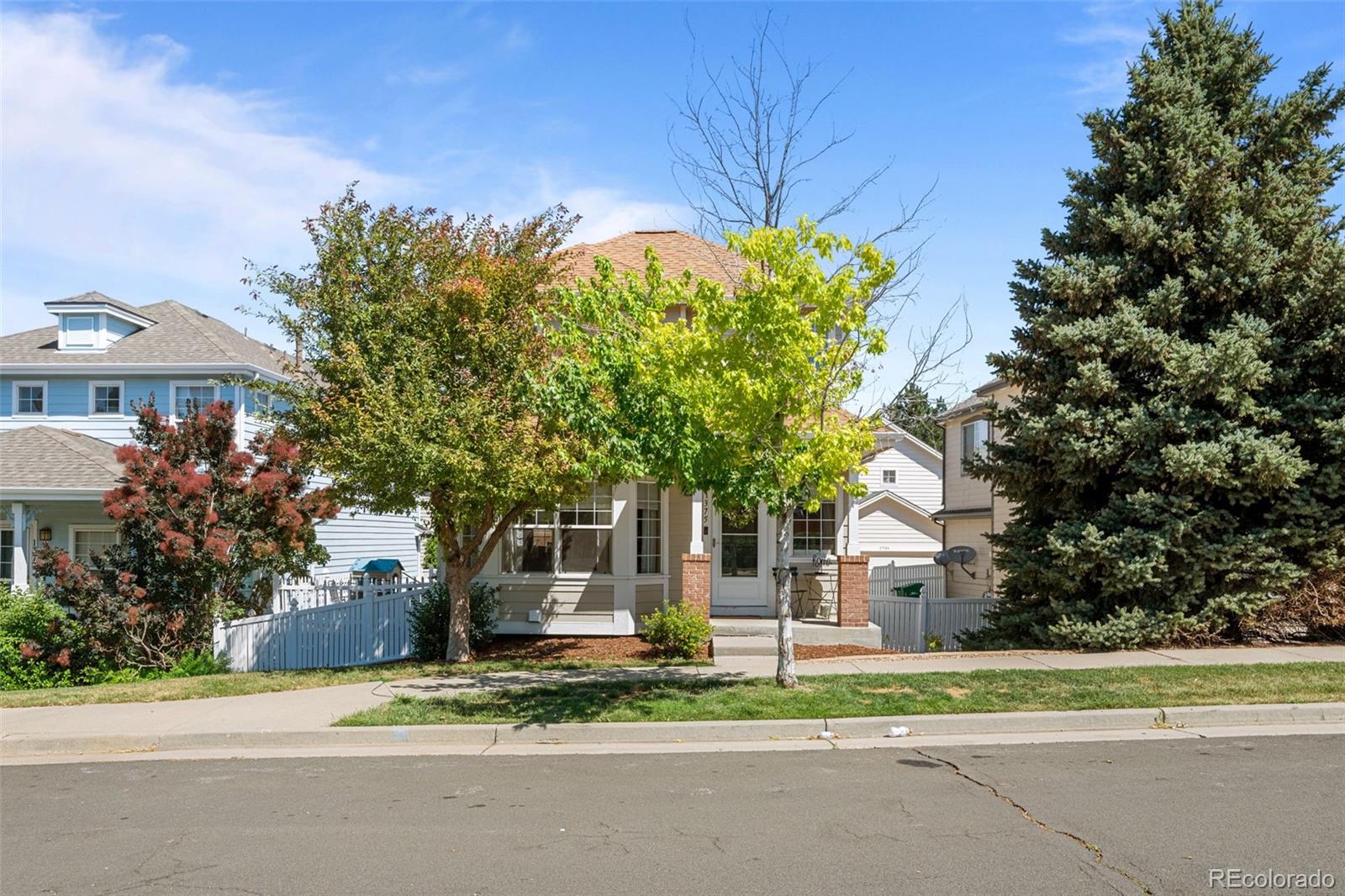 1375 South Quintero Way Aurora, CO 80017 - Photo 2 of 30