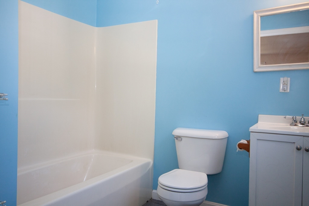 83 Ernest Avenue Worcester, MA 01604 - Photo 14 of 21