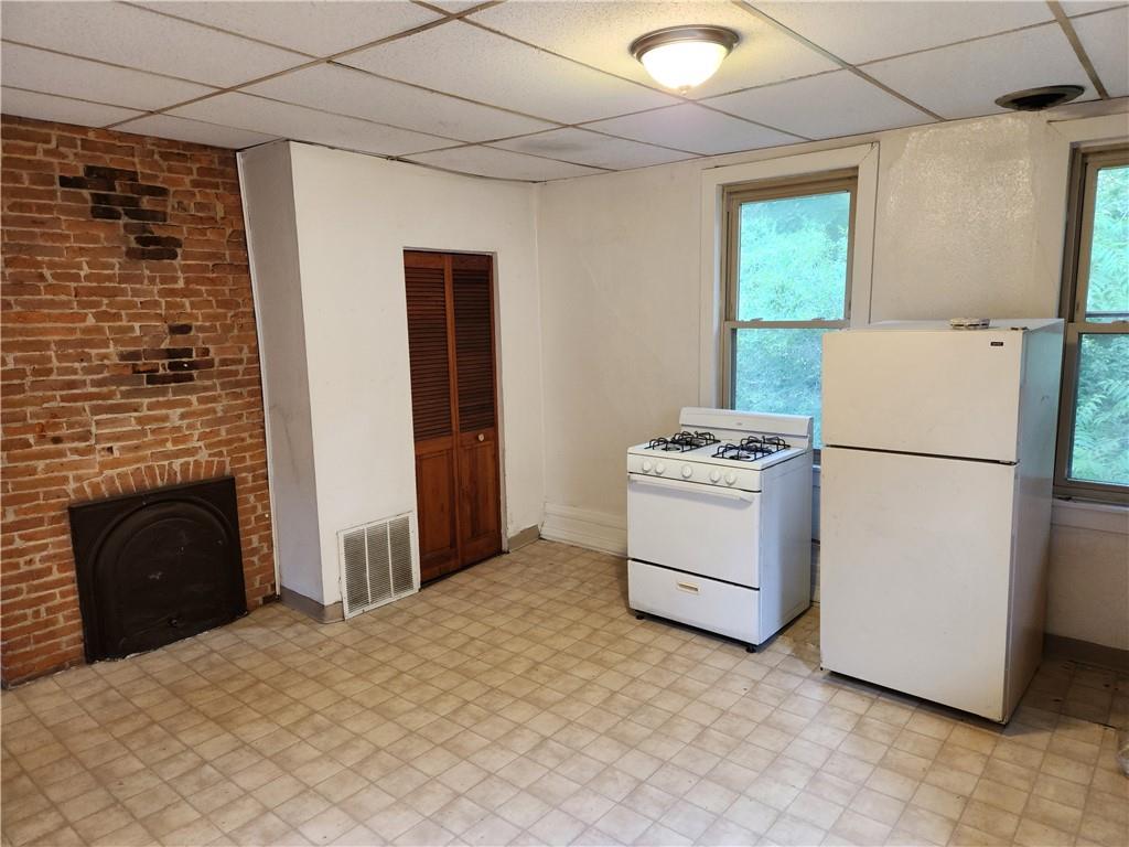 35 Lawn Street Pittsburgh, PA 15213 - Photo 13 of 17