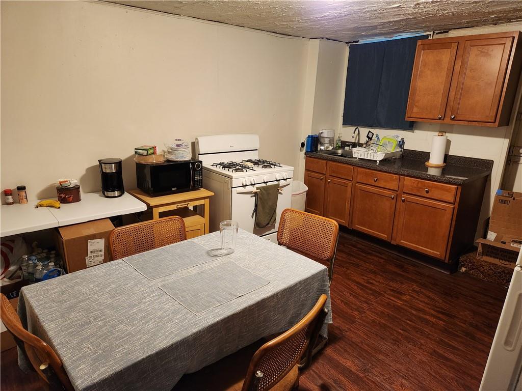 35 Lawn Street Pittsburgh, PA 15213 - Photo 5 of 17