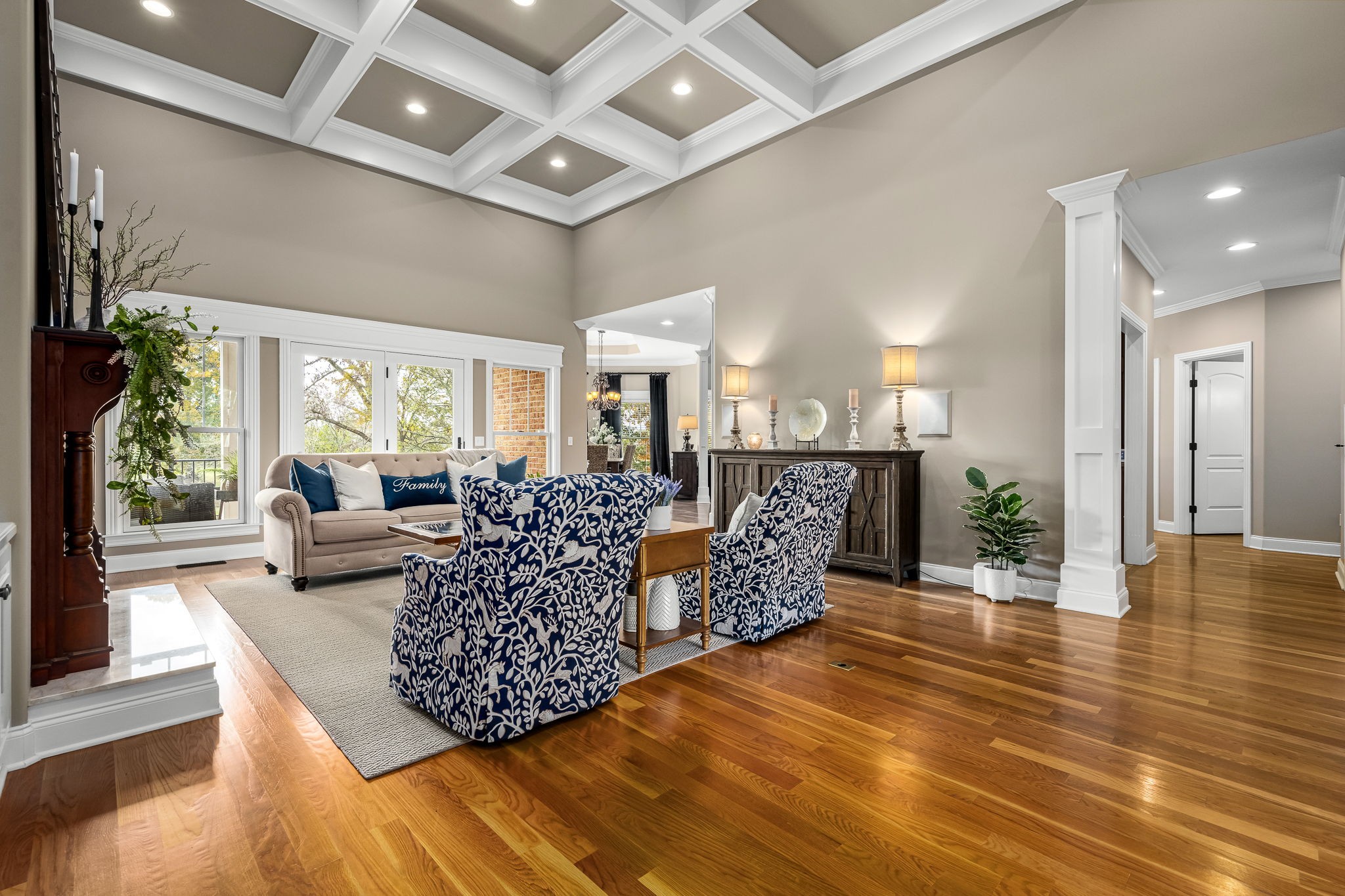 264 Cascade Drive Winchester, TN 37398 - Photo 23 of 86 a living room with furniture and a large window