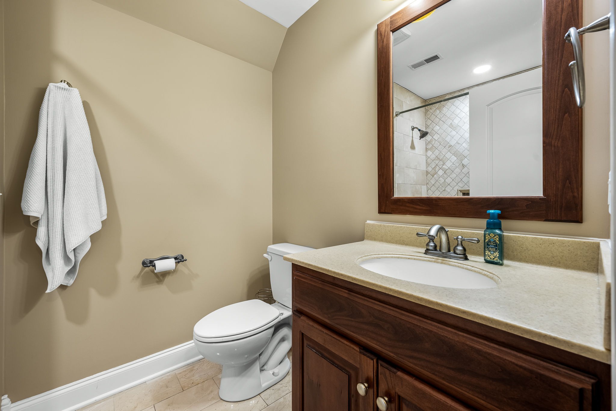 264 Cascade Drive Winchester, TN 37398 - Photo 62 of 86 a bathroom with a sink a toilet and mirror