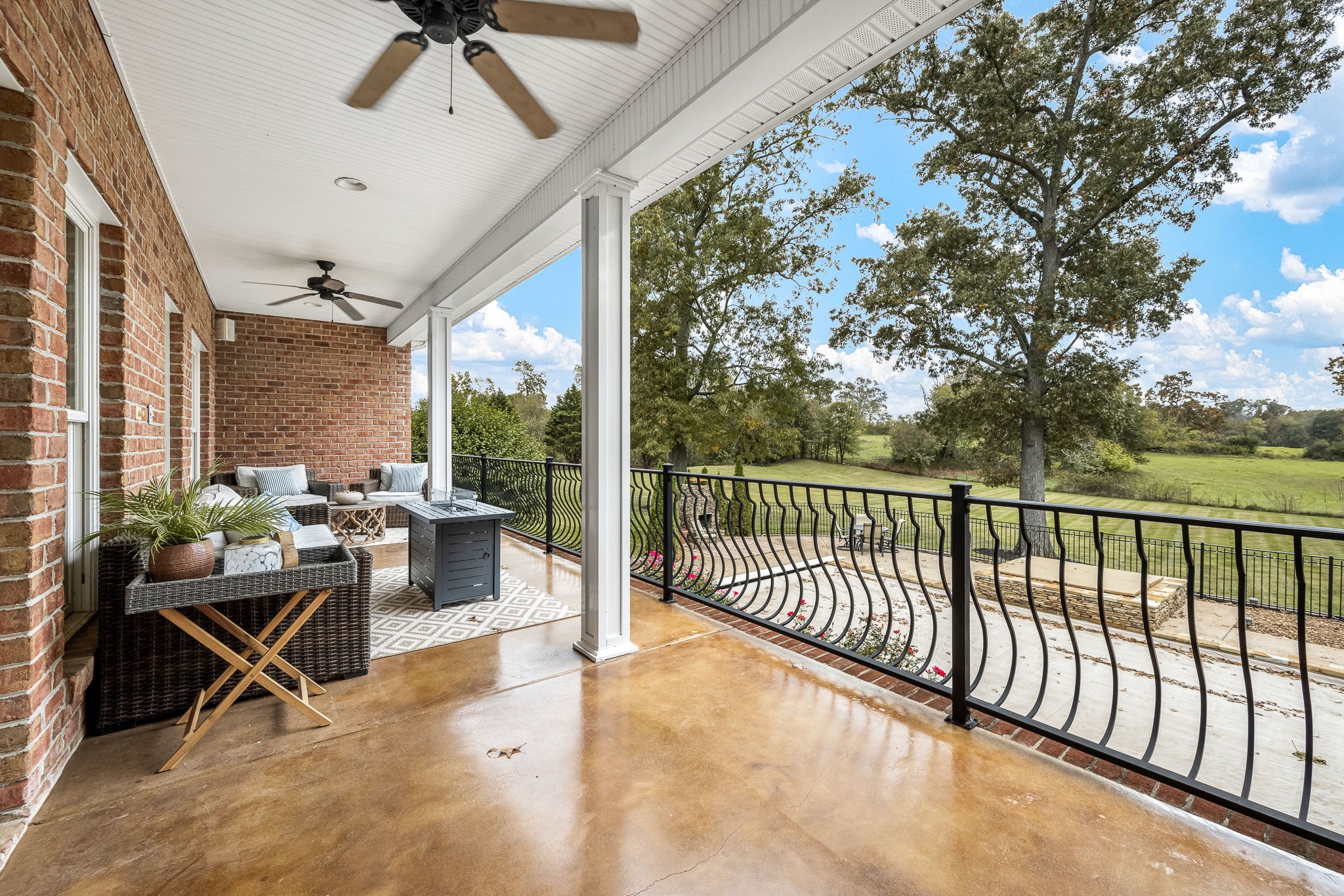 264 Cascade Drive Winchester, TN 37398 - Photo 66 of 86 a view of a porch with furniture and a backyard