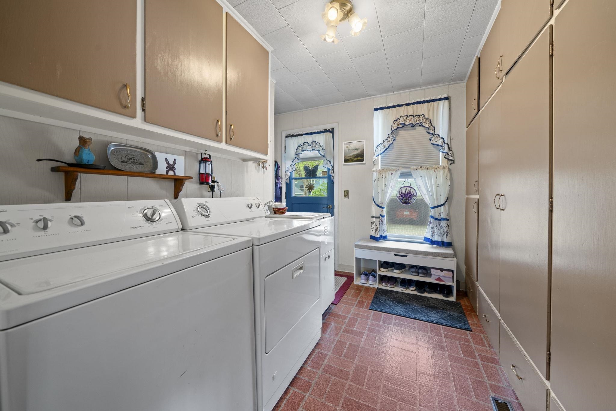 406 North 4th Street Oregon, IL 61061 - Photo 9 of 38