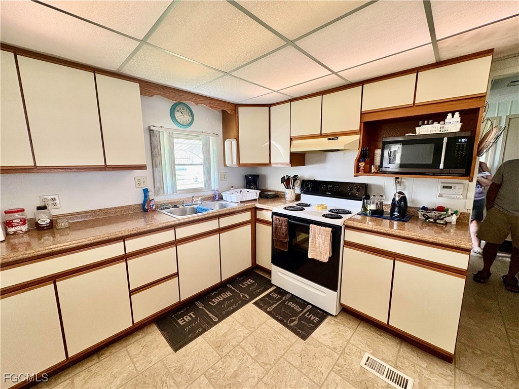 892 Homestead Drive North Fort Myers, FL 33917 - Photo 12 of 38