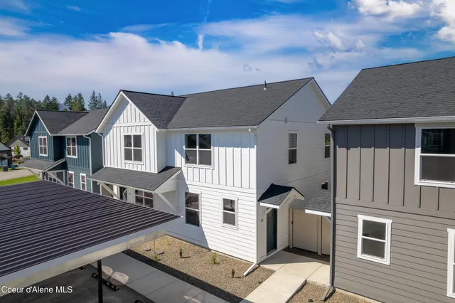 $270,000 | 20 Potlatch Loop, Priest River, ID 83856