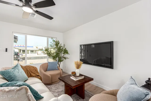 $544,900 | 233 East Erie Drive, Tempe, AZ 85282