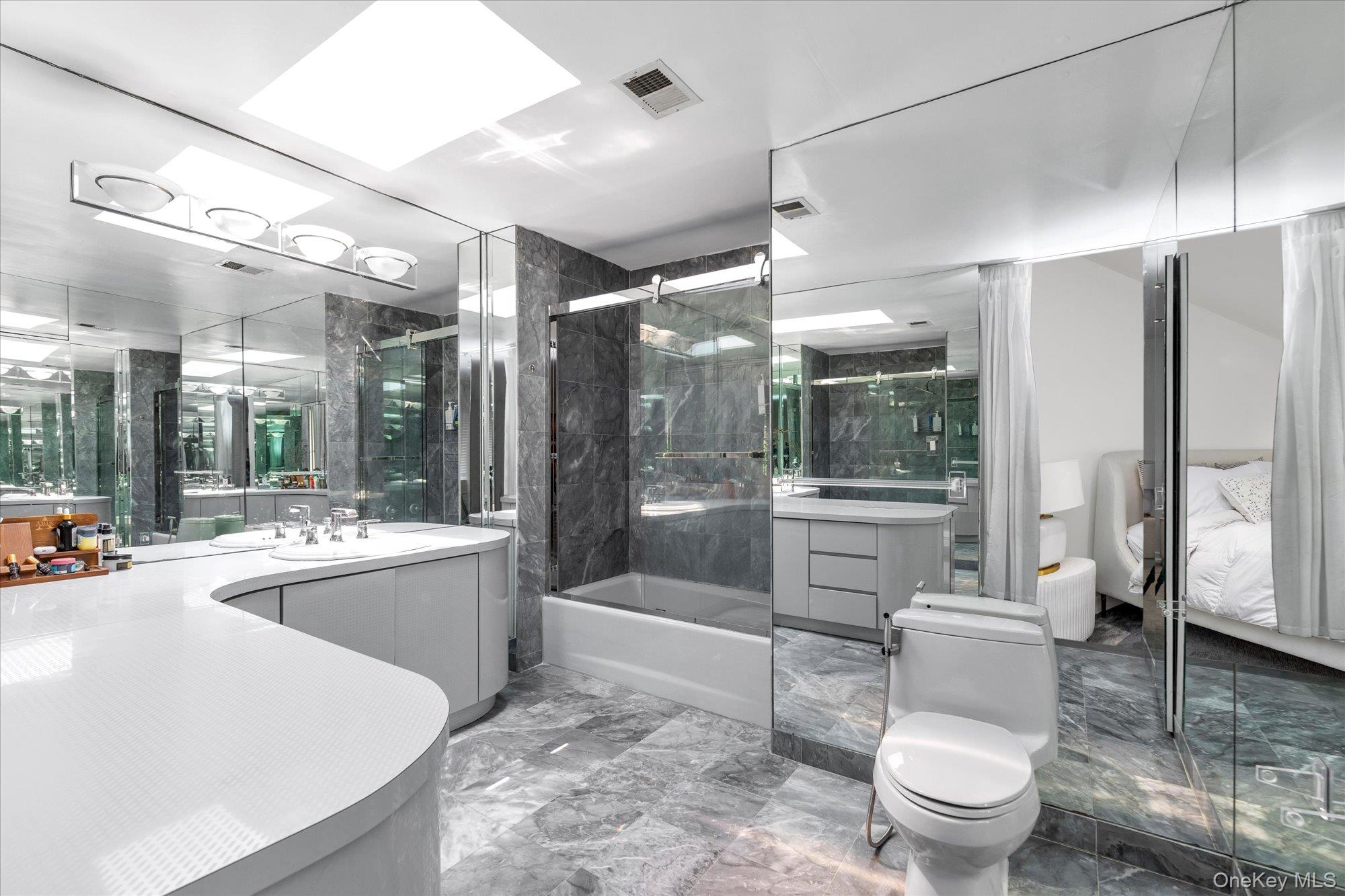 21 Spring Hollow Road Roslyn, NY 11576 - Photo 11 of 25 Primary Bathroom